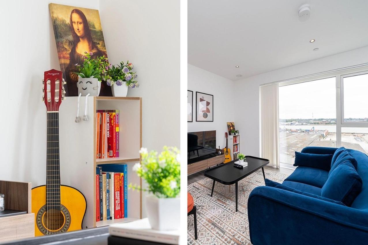 Deluxe Double Bed In Shared Apt Near Canary Wharf, City Airport & O2 Arena With Thames View London Bagian luar foto